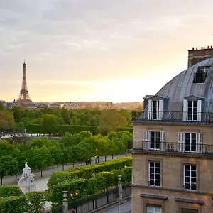 Regina Louvre Paris